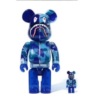 アベイシングエイプ(A BATHING APE)のBE@RBRICK CLEAR ABC CAMO SHARK 100％ 400％(キャラクターグッズ)