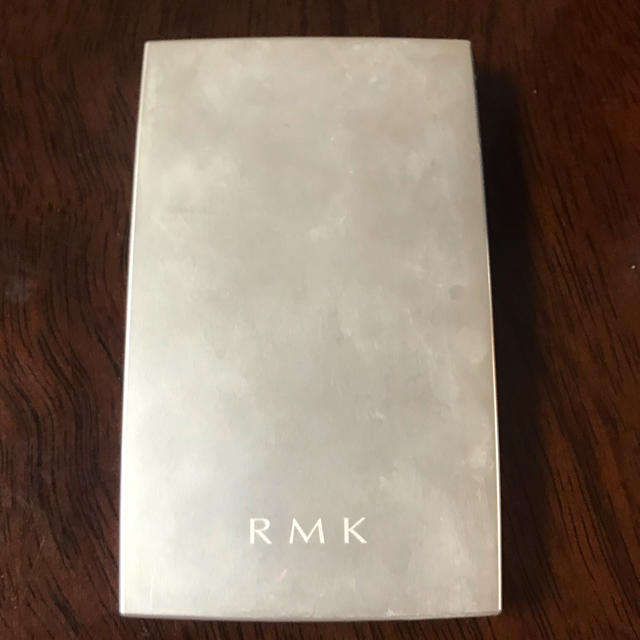 RMK(アールエムケー)のシルクフィット　フェイスパウダー　P01 コスメ/美容のベースメイク/化粧品(フェイスパウダー)の商品写真