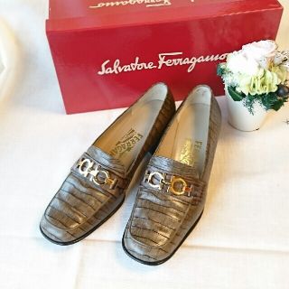 サルヴァトーレフェラガモ(Salvatore Ferragamo)の【再値下げ】美品 フェラガモ  ローファー ガンチーニ  クロコ型押し (ローファー/革靴)