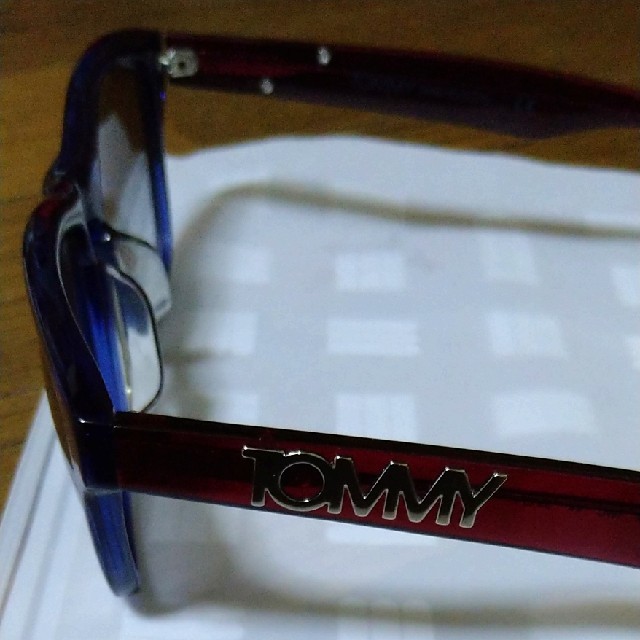 TOMMY(トミー)の今日限定！トミーサングラス レディースのファッション小物(サングラス/メガネ)の商品写真