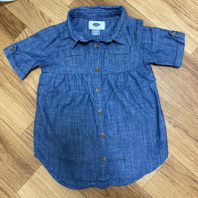 Old Navy(オールドネイビー)のデニムシャツワンピ キッズ/ベビー/マタニティのベビー服(~85cm)(ワンピース)の商品写真