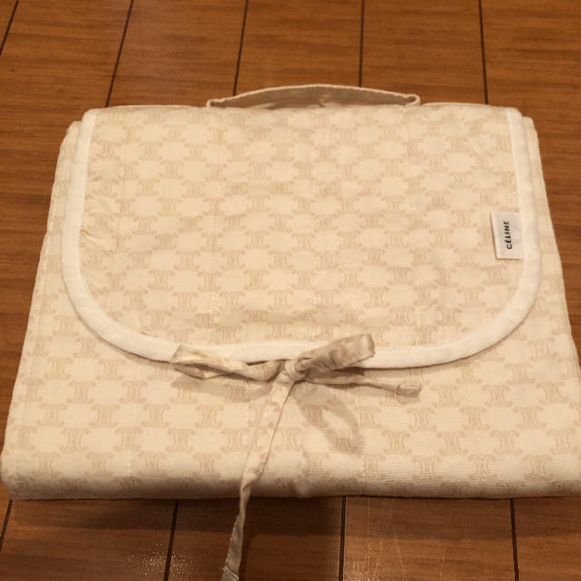 celine(セリーヌ)のセリーヌ　オムツ替えシート キッズ/ベビー/マタニティのおむつ/トイレ用品(おむつ替えマット)の商品写真