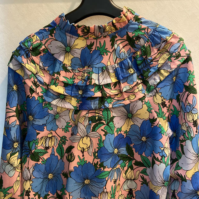 TOPSHOP(トップショップ)のTOPSHOP ブラウス　花柄 レディースのトップス(シャツ/ブラウス(長袖/七分))の商品写真