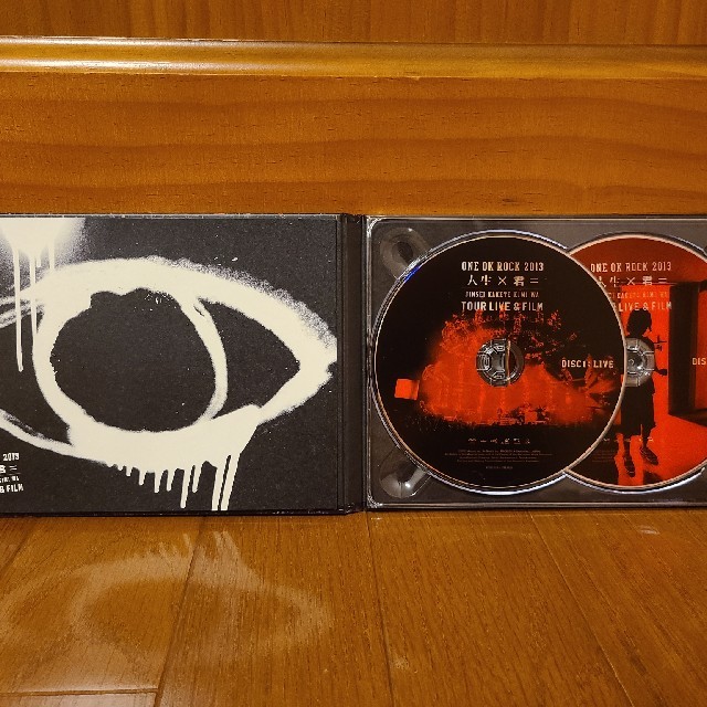 ONE OK ROCK(ワンオクロック)のONE OK ROCK　2013“人生×君＝”TOUR　LIVE＆FILM DV エンタメ/ホビーのDVD/ブルーレイ(ミュージック)の商品写真