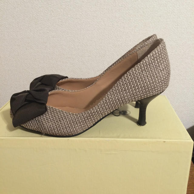 tiara(ティアラ)のtiara リボンパンプス レディースの靴/シューズ(ハイヒール/パンプス)の商品写真