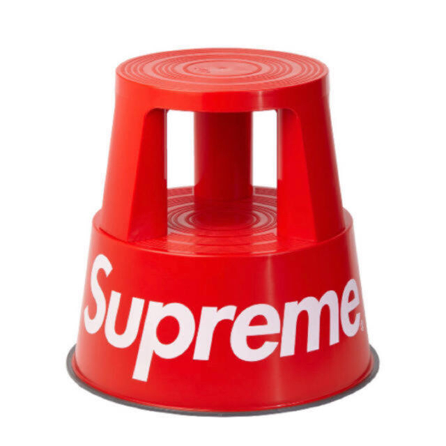 Supreme(シュプリーム)のSupreme Wedo Step Stool 赤 インテリア/住まい/日用品の椅子/チェア(スツール)の商品写真