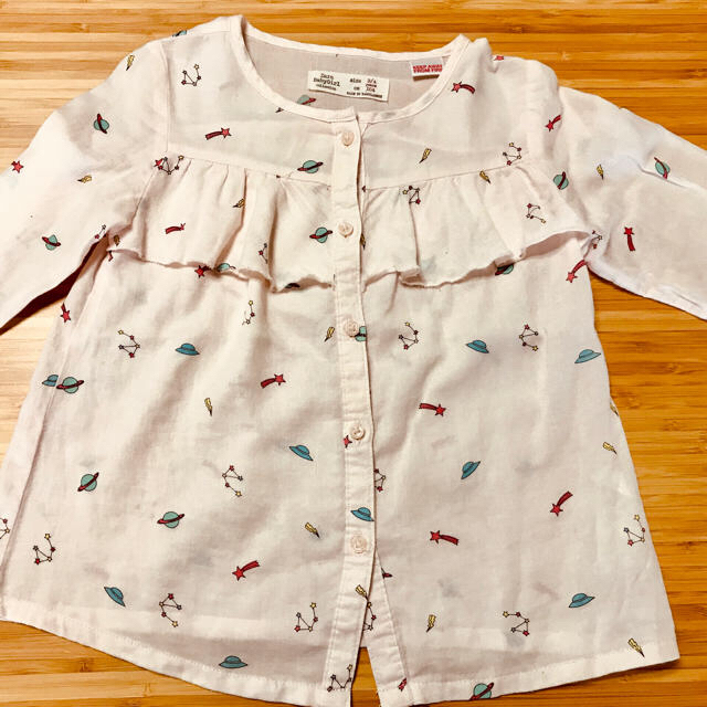 ZARA KIDS(ザラキッズ)のzara baby girl ブラウス 104 3-4years ピンク 宇宙柄 キッズ/ベビー/マタニティのキッズ服女の子用(90cm~)(ブラウス)の商品写真