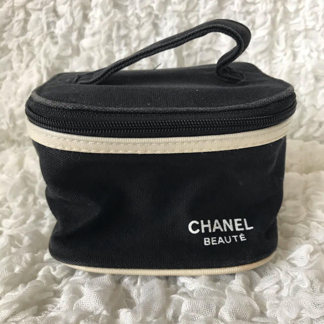 CHANEL(シャネル)のCHANEL ポーチ レディースのファッション小物(ポーチ)の商品写真