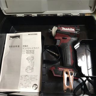 マキタ(Makita)のマキタ　インパクトドライバー　TD171 オーセンティックレッド　新品未使用品！(工具)