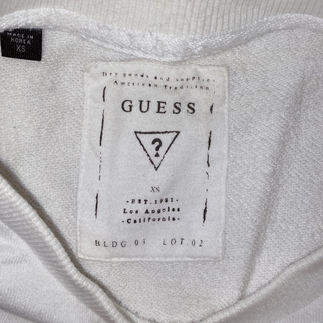 GUESS(ゲス)のguessトレーナー レディースのトップス(トレーナー/スウェット)の商品写真