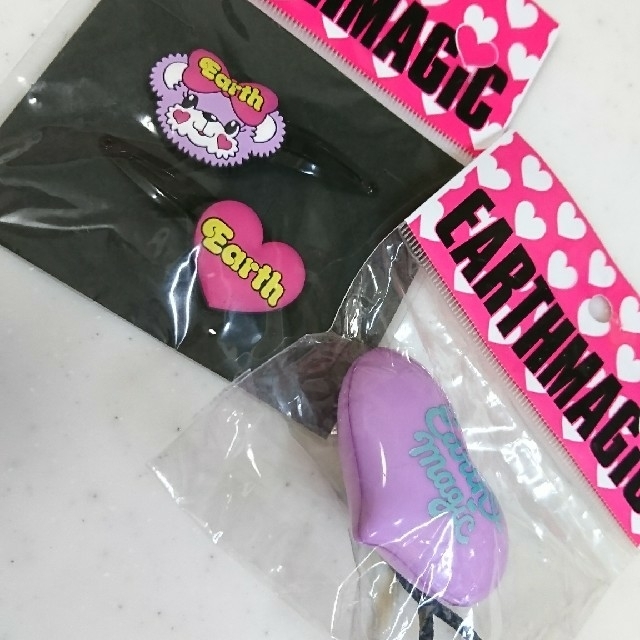 EARTHMAGIC(アースマジック)の★新品★ EARTHMAGIC  ヘアピン ヘアゴム  マフィーちゃん キッズ/ベビー/マタニティのこども用ファッション小物(その他)の商品写真