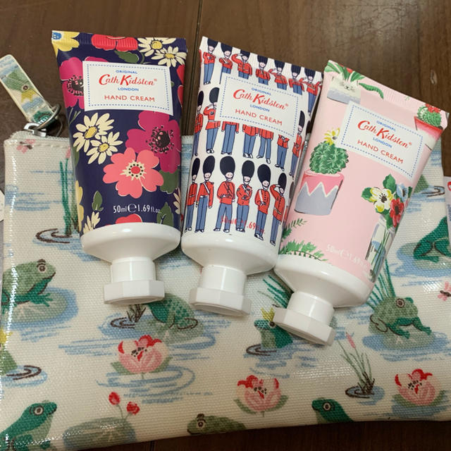 Cath Kidston(キャスキッドソン)のCath Kidstonハンドクリーム 3+ ジップパース コスメ/美容のボディケア(ハンドクリーム)の商品写真