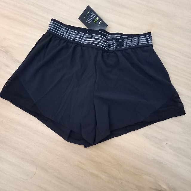 NIKE(ナイキ)のナイキプロ ウィメンズ フレックス ウーブン エッセンシャル 2イン1 ショート レディースのパンツ(ショートパンツ)の商品写真