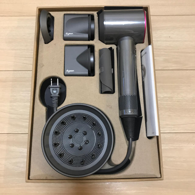 Dyson(ダイソン)の雪1919様専用　ダイソン　ドライヤー HD03 スマホ/家電/カメラの美容/健康(ドライヤー)の商品写真