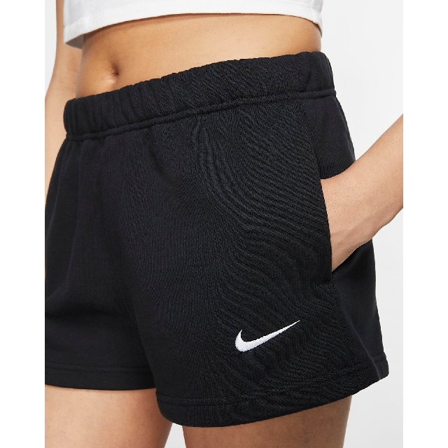 NIKE(ナイキ)のNIKE フリース ショートパンツ L レディースのパンツ(ショートパンツ)の商品写真