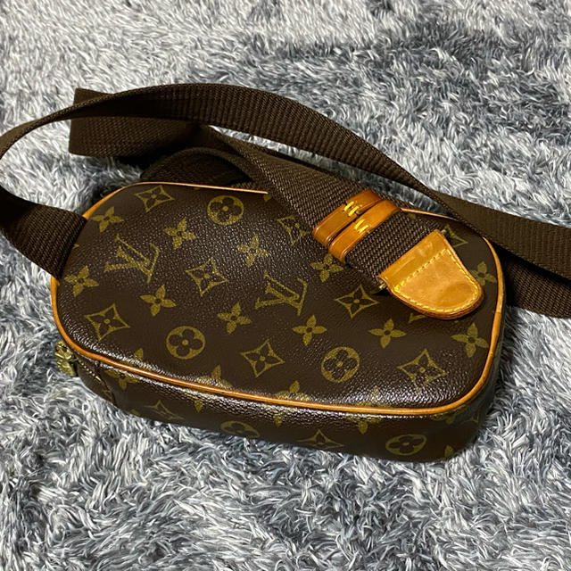 LOUIS VUITTON(ルイヴィトン)のルイヴィトン ポシェットガンジュ レディースのバッグ(ボディバッグ/ウエストポーチ)の商品写真