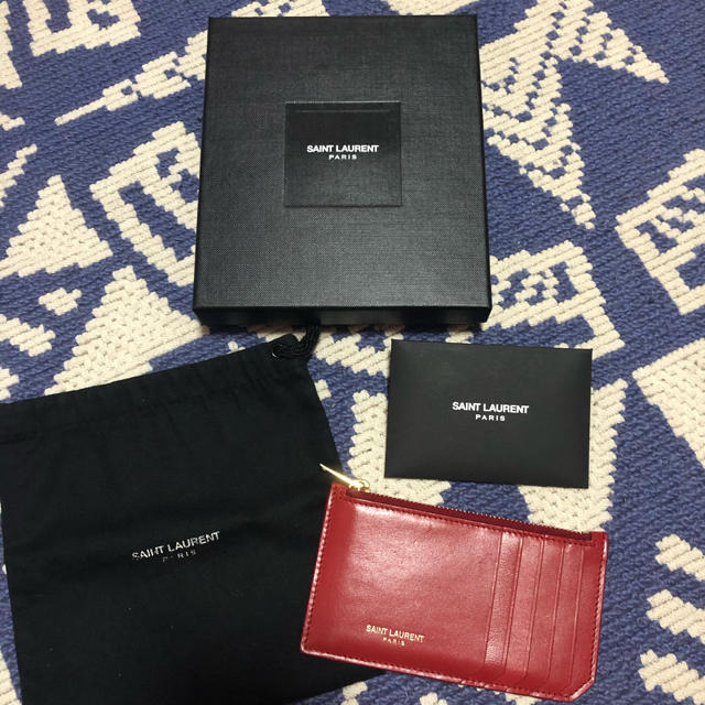 Saint Laurent(サンローラン)のサンローラン　カードコインケース　赤 レディースのファッション小物(財布)の商品写真