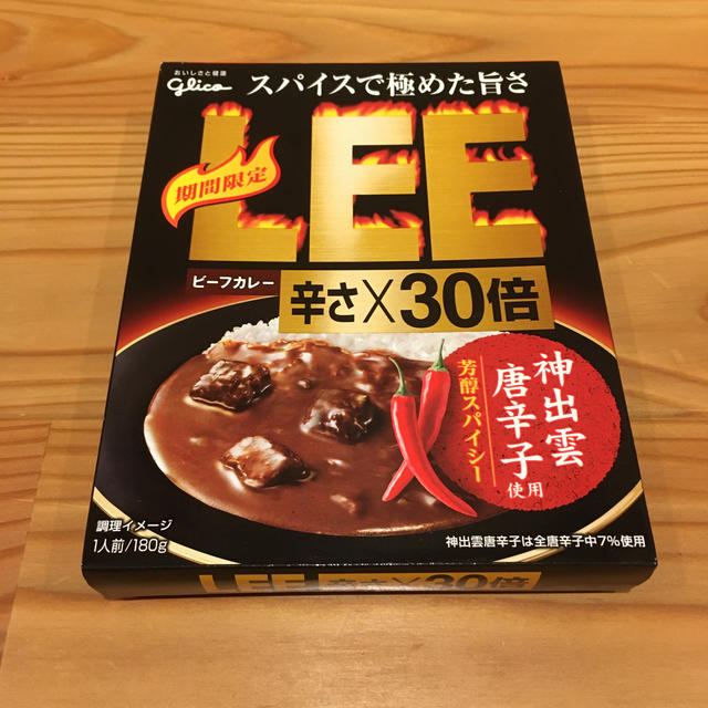 グリコ(グリコ)のグリコ　LEE レトルトカレー　辛さ×30倍　1食 食品/飲料/酒の加工食品(レトルト食品)の商品写真