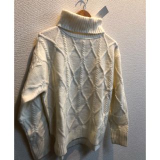 ショコラフィネローブ(chocol raffine robe)の新品　未使用　白　タートルネック　可愛い　(ニット/セーター)