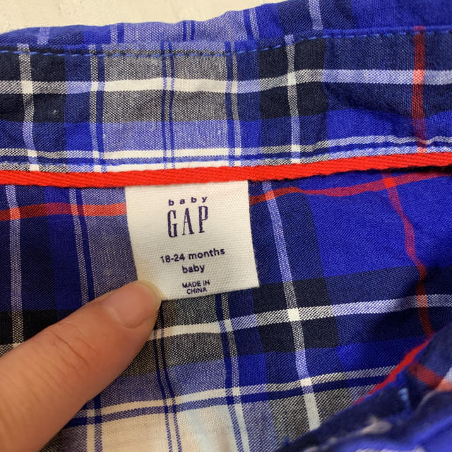 babyGAP(ベビーギャップ)のBabyGAP チェックシャツ 90 キッズ/ベビー/マタニティのキッズ服男の子用(90cm~)(Tシャツ/カットソー)の商品写真