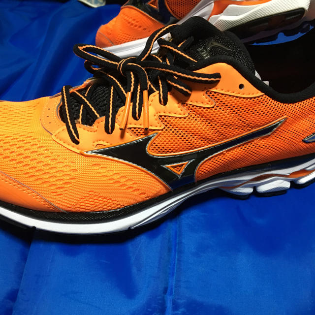 MIZUNO(ミズノ)の完全赤字売り尽くし‼️MIZUNO  WAVE RIDER 20 ‼️ スポーツ/アウトドアのランニング(シューズ)の商品写真