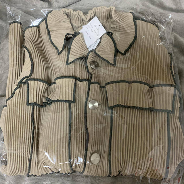 kotoha yokozawa  Pleats jaket   #BEIGE