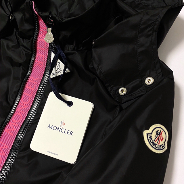 MONCLER(モンクレール)のモンクレール MONCLER 12A 0 ナイロンジャケット 新品未使用 レディースのジャケット/アウター(ナイロンジャケット)の商品写真