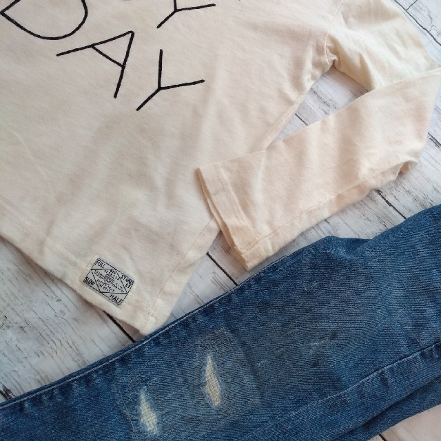 F.O.KIDS(エフオーキッズ)の訳あり大特価♡FOキッズ ロングＴシャツ&ユニクロ ストレッチデニムパンツ キッズ/ベビー/マタニティのキッズ服男の子用(90cm~)(パンツ/スパッツ)の商品写真