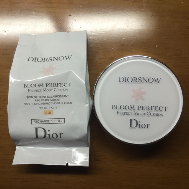 Christian Dior(クリスチャンディオール)のスノーブルームパーフェクトクッション コスメ/美容のベースメイク/化粧品(化粧下地)の商品写真