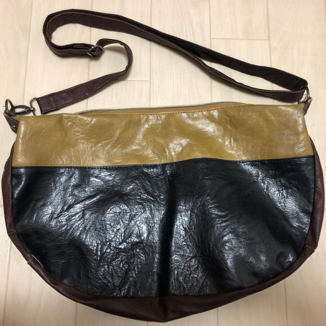 anello(アネロ)のanelloアネロ合皮ショルダーバッグ レディースのバッグ(ショルダーバッグ)の商品写真