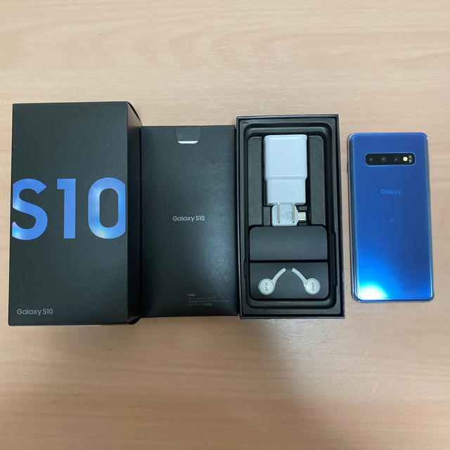 Galaxy(ギャラクシー)の【ジュン様専用】Galaxy S10 ブルー　楽天SIMフリー　実使用数日間のみ スマホ/家電/カメラのスマートフォン/携帯電話(スマートフォン本体)の商品写真