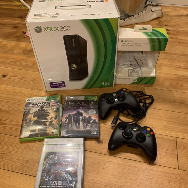 Xbox360(エックスボックス360)のMicrosoft Xbox360 4GB エンタメ/ホビーのゲームソフト/ゲーム機本体(家庭用ゲーム機本体)の商品写真