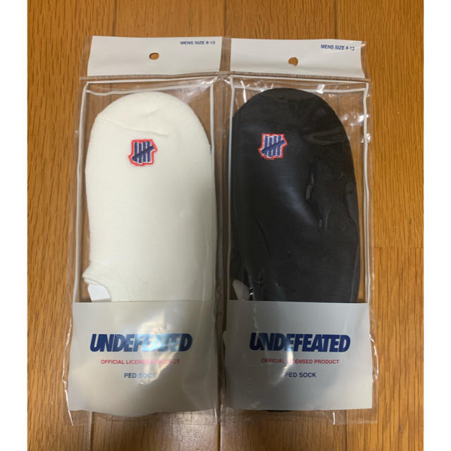 UNDEFEATED(アンディフィーテッド)のundefeated ソックスセット　白黒 メンズのレッグウェア(ソックス)の商品写真