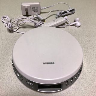 トウシバ(東芝)のCDプレイヤー(ポータブルプレーヤー)