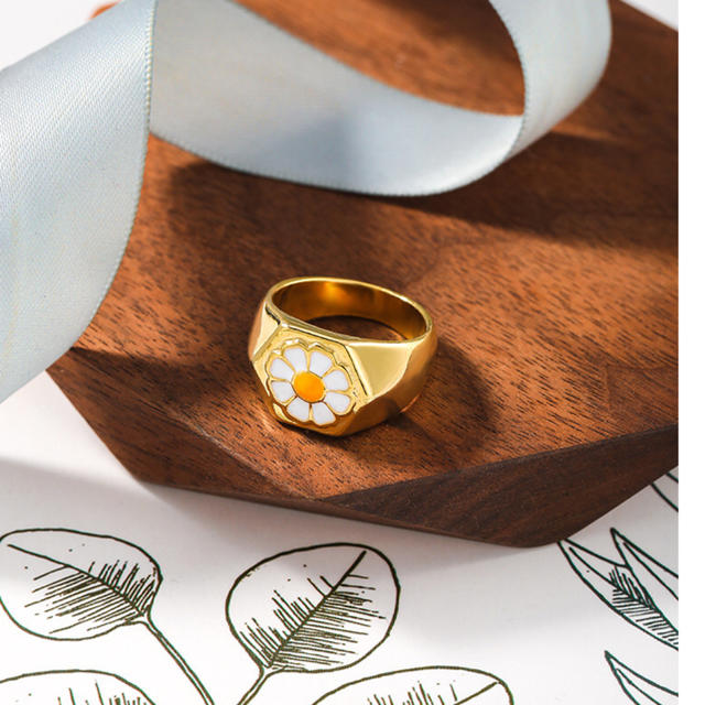 デイジー リング 花 フラワー リング 指輪 レディースのアクセサリー(リング(指輪))の商品写真