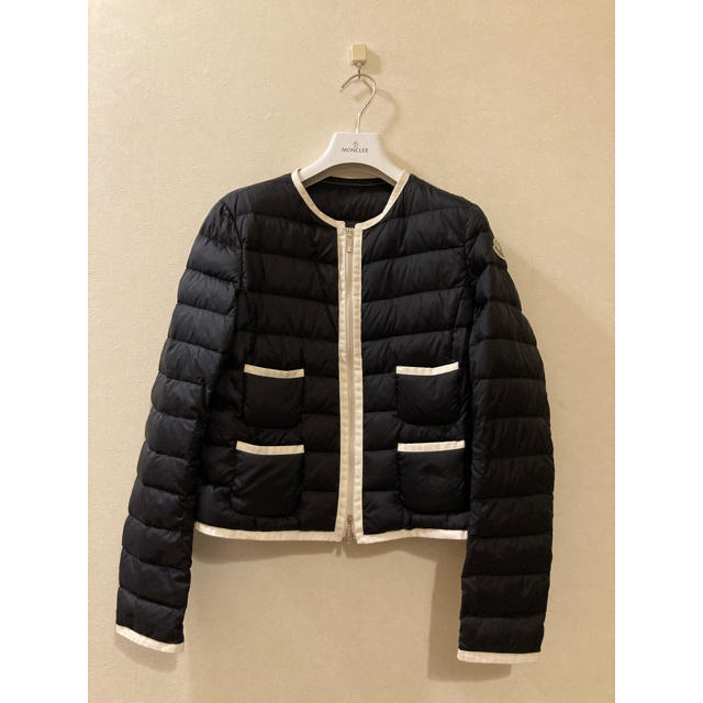 モンクレール　ダウンジャケット　ノーカラー　パイピング　Moncler 黒