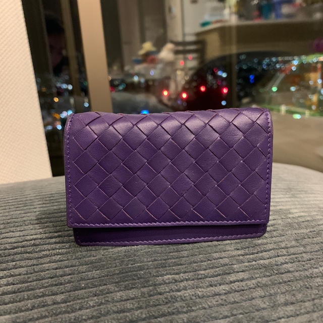 Bottega Veneta(ボッテガヴェネタ)のボッテガヴェネタ　カードケース　パープル レディースのファッション小物(名刺入れ/定期入れ)の商品写真