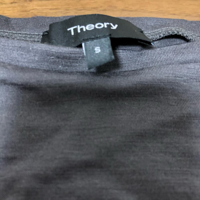 theory(セオリー)のセオリー　theory ノベルティ　Tシャツ　インナー レディースのトップス(シャツ/ブラウス(長袖/七分))の商品写真