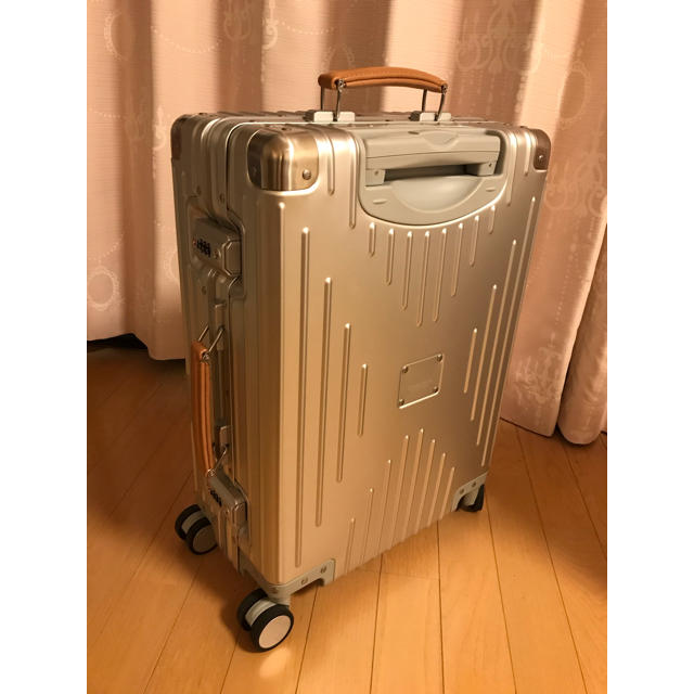大人の上質 イノベーターInnovatorアルミキャリーケース36L