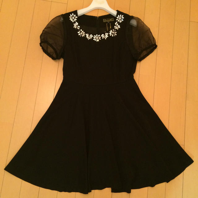 ミニワンピース新品♡ビジューブラックワンピース