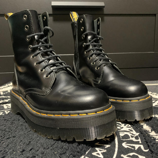 Dr.Martens jadon 8ホール