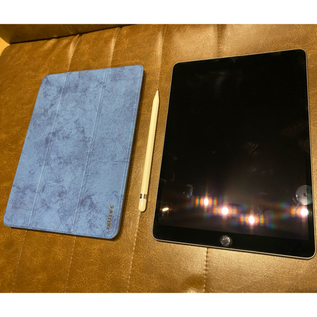 iPad(アイパッド)の【豪華おまけ付】iPad Pro 10.5 256 & Applepencil  スマホ/家電/カメラのPC/タブレット(タブレット)の商品写真