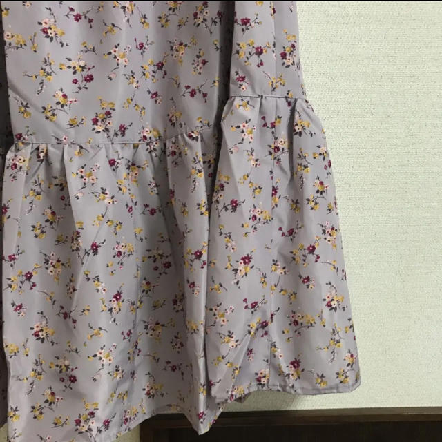 dazzlin(ダズリン)の新品　ダズリン　小花柄ティアードスカート レディースのスカート(ロングスカート)の商品写真
