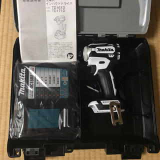 マキタ(Makita)のマキタ　インパクトドライバー　TD171D ホワイト　新品！(工具)