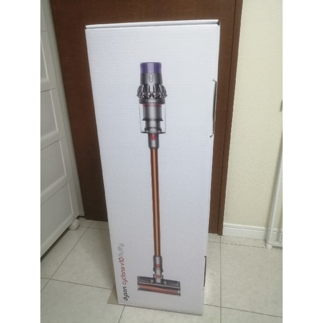 Dyson(ダイソン)のdyson cyclone v10 fluffy sv12 ff スマホ/家電/カメラの生活家電(掃除機)の商品写真