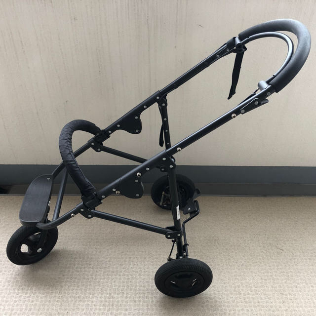 AIRBUGGY(エアバギー)のエアバギーココ　ブレーキタイプ　空気入れ他おまけ付 キッズ/ベビー/マタニティの外出/移動用品(ベビーカー/バギー)の商品写真