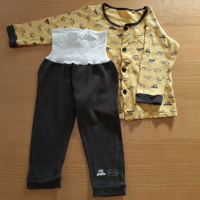 アカチャンホンポ(アカチャンホンポ)のアカチャンホンポ　パジャマ　90 キッズ/ベビー/マタニティのキッズ服男の子用(90cm~)(パジャマ)の商品写真