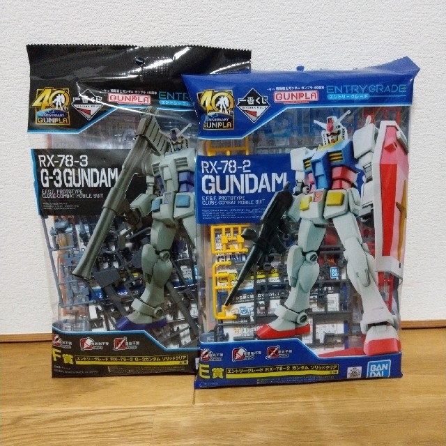 BANDAI(バンダイ)の【新品】一番くじガンプラ40周年ガンダム☆Ｅ・Ｆ賞セット エンタメ/ホビーのおもちゃ/ぬいぐるみ(模型/プラモデル)の商品写真