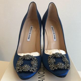 マノロブラニク(MANOLO BLAHNIK)のマノロブラニク　ハンギシ　37.5 satc (ハイヒール/パンプス)