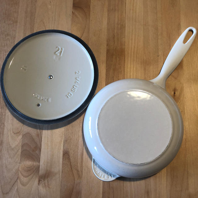 LE CREUSET(ルクルーゼ)のル・クルーゼ　鍋　　21cm インテリア/住まい/日用品のキッチン/食器(鍋/フライパン)の商品写真